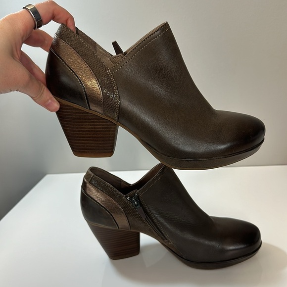 Dansko Marcia Brown Leather Ankle Booties Size 40(9.5-10) - Picture 15 of 15